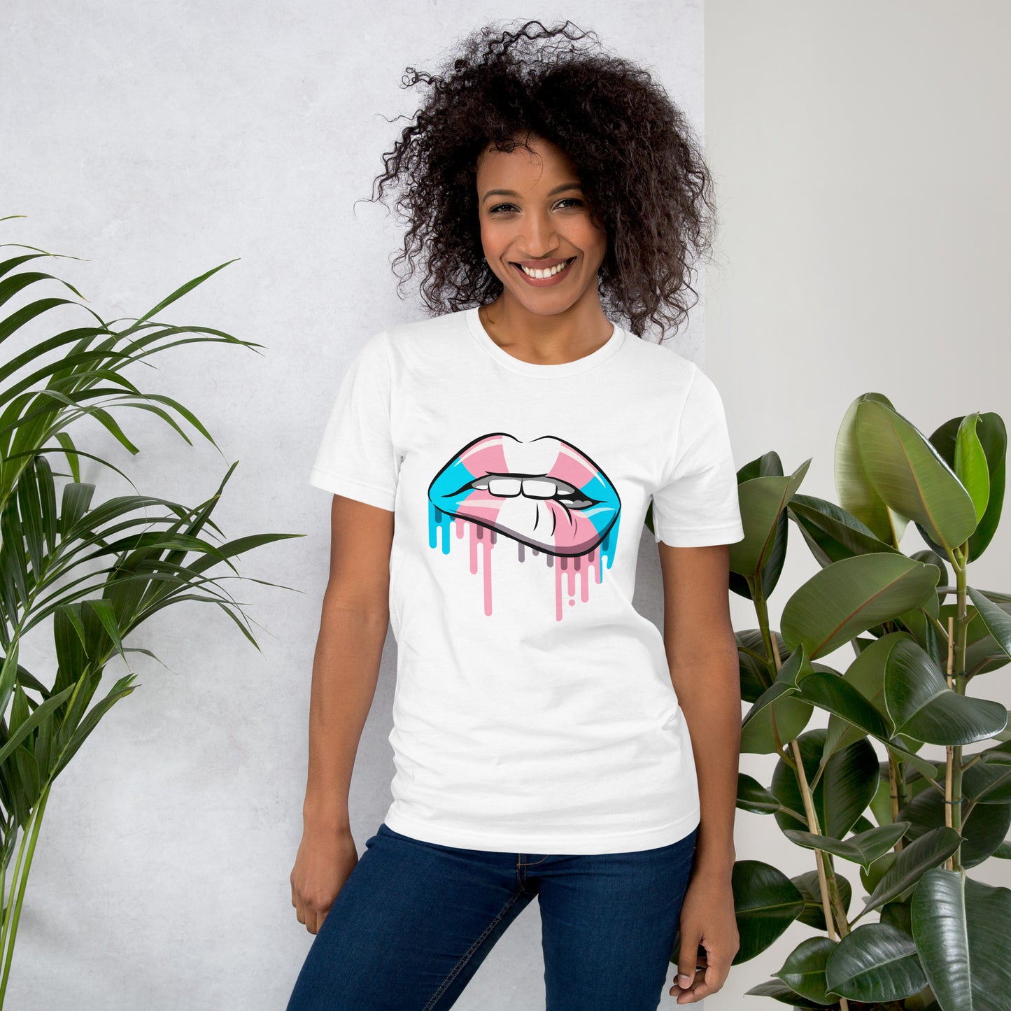 T-shirt trans avec morsure de lèvres | drapeau transgenre | t-shirt écologique de qualité supérieure