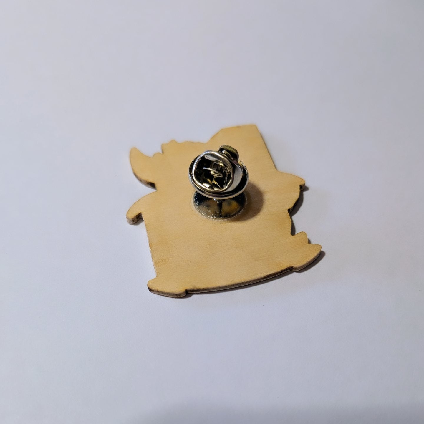 Andarna The Golden Dragon pin with text 'We do not eat our allies' on a white background. From Rebecca Yarros series Fourth Wing. Feathertail dragon