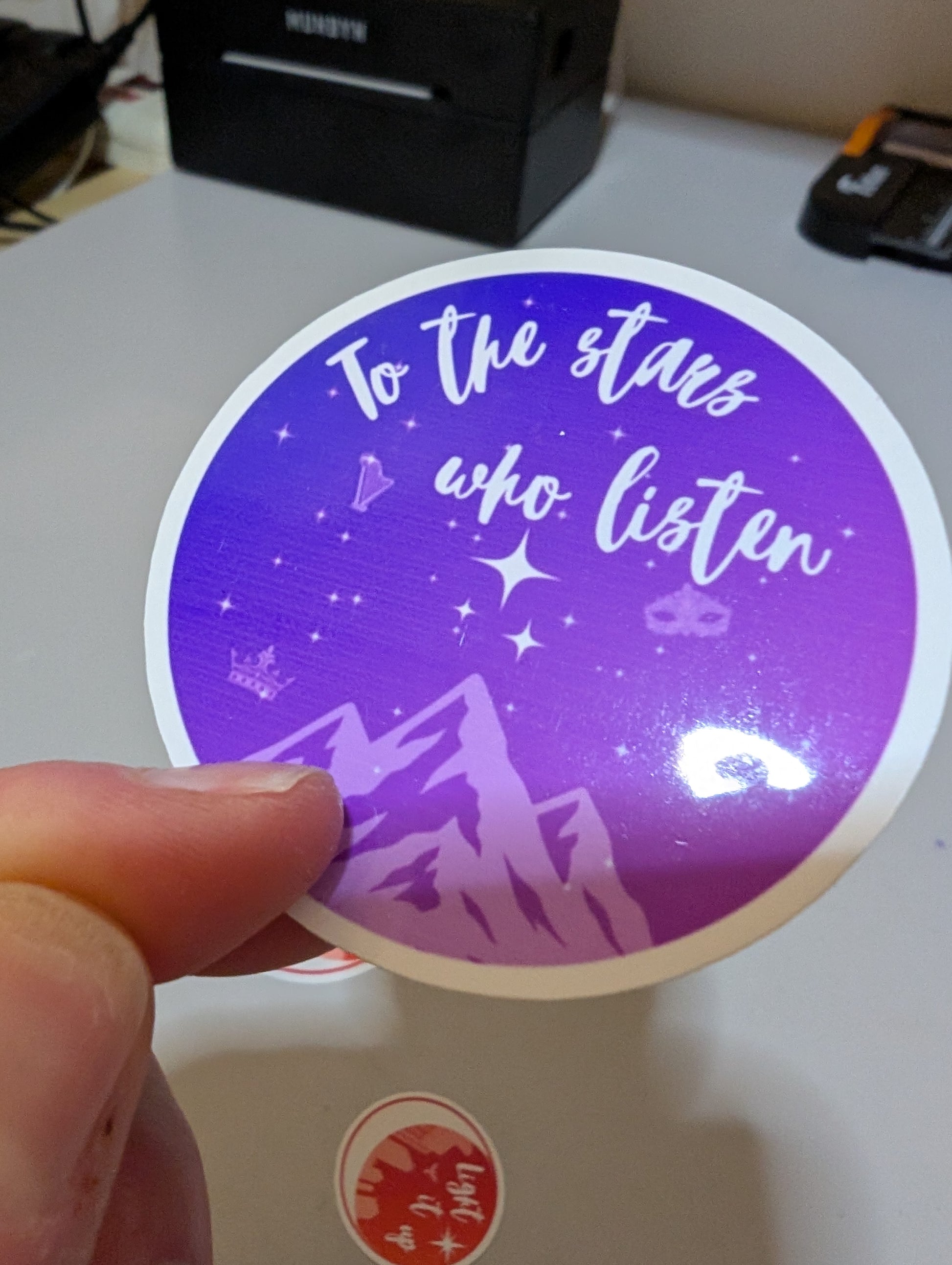 Sarah J Maas sticker collection. Throne of glass. ACOTAR. Crescent city. To whatever end. To the stars who listen. Light it up. Quotes by Feyre and Rhys, Bryce Quinlan, Aelin Galathynius and Rowan Whitethorn. 